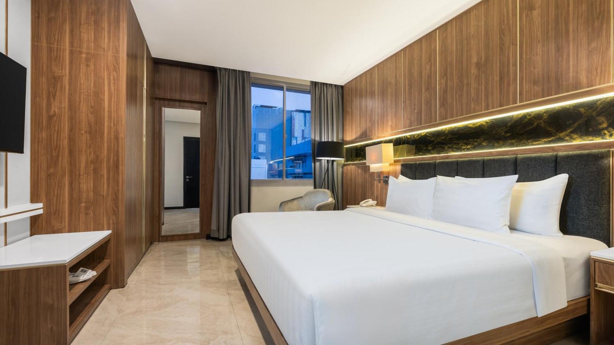 Swiss-Belexpress Jayapura Hotell Exteriör bild